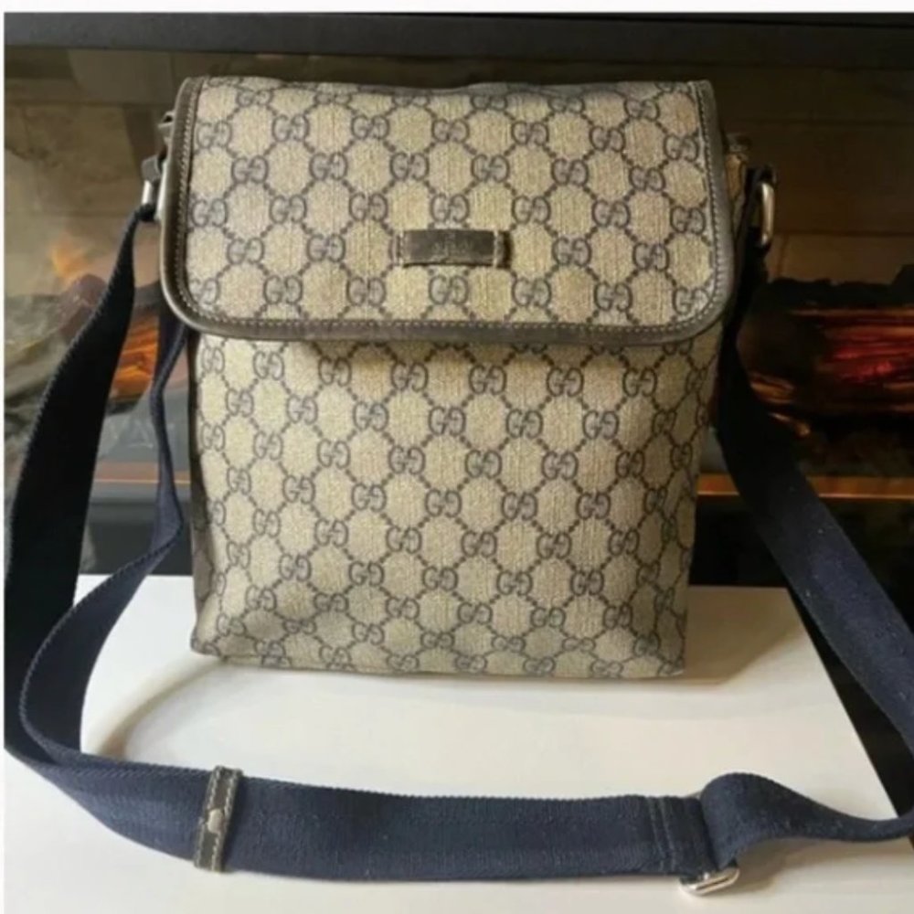 Authentic Gucci Vintage GG Crossbody Bag